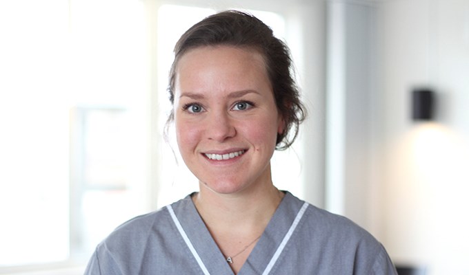 Anna Magnusson jobbar som ST-tandläkare på avdelningen för parodontologi
