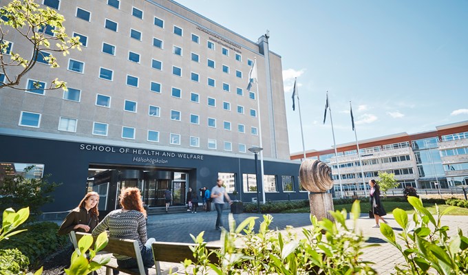 Exteriörbild av Hälsohögskolan vid Jönköping University.